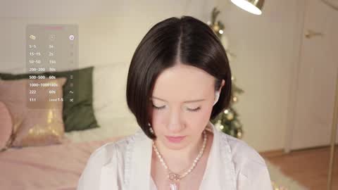 Snapshot of _female_essence_ chatting on 12/30/24, 03:14 Essie online show from 12/30/24, 03:14