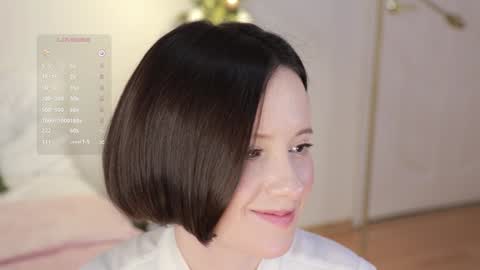 Snapshot of _female_essence_ chatting on 01/06/25, 12:48 Essie online show from 01/06/25, 12:48