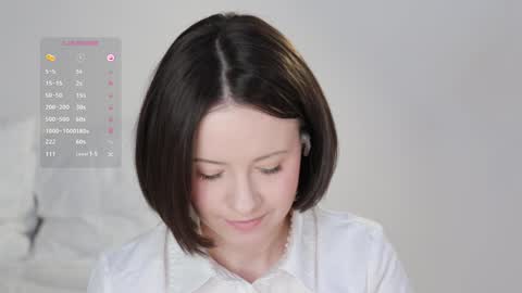 Snapshot of _female_essence_ chatting on 02/07/25, 08:44 Essie online show from 02/07/25, 08:44