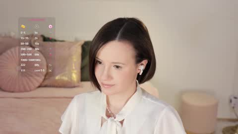 Snapshot of _female_essence_ chatting on 02/27/25, 08:39 Essie online show from 02/27/25, 08:39