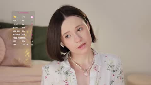 Snapshot of _female_essence_ chatting on 03/01/25, 10:13 Essie online show from 03/01/25, 10:13