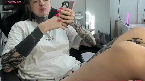 Alis online show from 11/18/25, 12:20