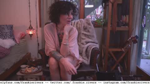Snapshot of _frankie_rivers chatting on 12/31/24, 11:49 Frankie Rivers allmylinks online show from 12/31/24, 11:49