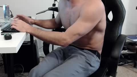 Snapshot of _full_sender chatting on 03/01/25, 04:44 Full Sender online show from 03/01/25, 04:44