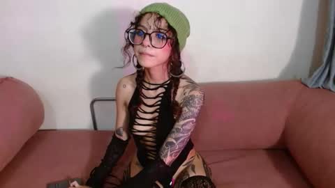 Gaia online show from 12/03/25, 01:57