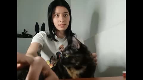 Snapshot of _genesid_dixton chatting on 02/06/25, 12:22 Mia-foster online show from 02/06/25, 12:22