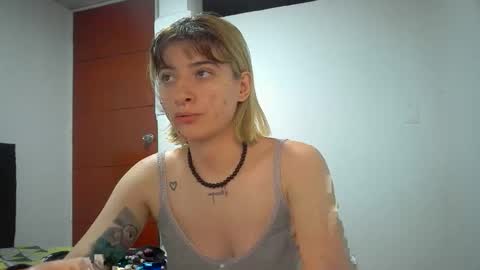 Snapshot of _genesid_dixton chatting on 04/26/26, 02:31 Mia-foster online show from 04/26/26, 02:31