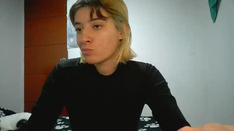 Snapshot of _genesid_dixton chatting on 05/05/26, 06:49 Mia-foster online show from 05/05/26, 06:49