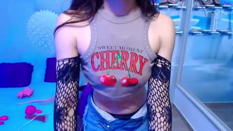 _gold_strawberry_ online show from 05/05/26, 09:50