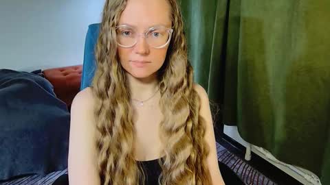 _goldilocks__ online show from 11/12/25, 04:40