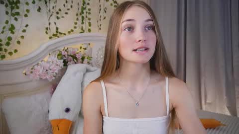 Milly online show from 09/28/25, 01:22