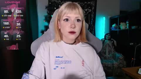 Tori online show from 12/21/25, 08:43