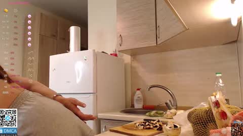 Hi everybody my name is Halsey online show from 10/16/25, 01:23