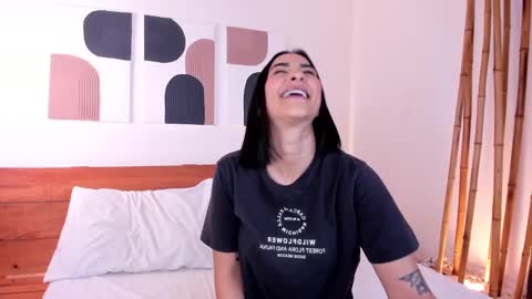 Hanna johnson online show from 01/03/25, 05:28