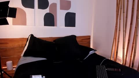 Hanna johnson online show from 03/09/25, 08:42