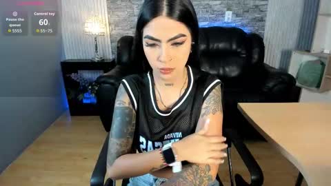 Snapshot of _hanna_miller__ chatting on 02/03/26, 08:25 Hanna online show from 02/03/26, 08:25