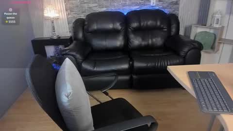 Snapshot of _hanna_miller__ chatting on 02/11/26, 07:52 Hanna online show from 02/11/26, 07:52