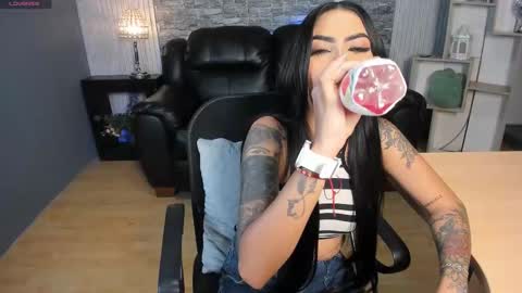 Snapshot of _hanna_miller__ chatting on 02/23/26, 08:17 Hanna online show from 02/23/26, 08:17