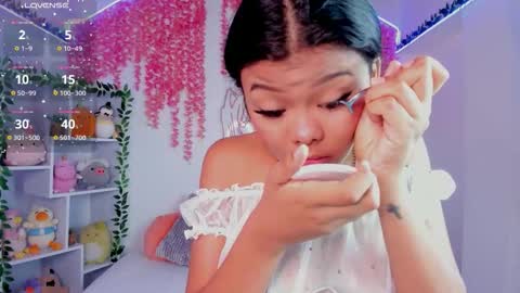 Hanna Botero online show from 11/05/25, 05:35