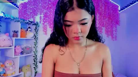 Hanna Botero online show from 11/18/25, 03:38