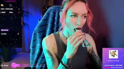Snapshot of _helencarter chatting on 07/06/26, 08:44 Helen Carter 3 Next stream 2330 MSC online show from 07/06/26, 08:44