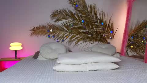 Holly online show from 02/17/25, 07:26