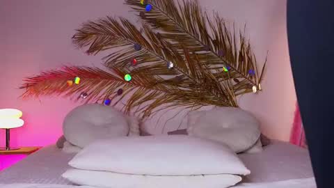 Holly online show from 02/27/25, 05:13