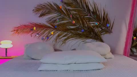 Holly online show from 03/08/25, 07:27