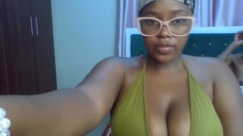 _honey_bloom online show from 02/16/26, 02:40