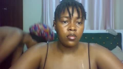 _honey_bloom online show from 02/22/26, 08:02