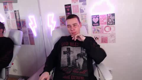 _honeyberry_ online show from 02/09/26, 07:29