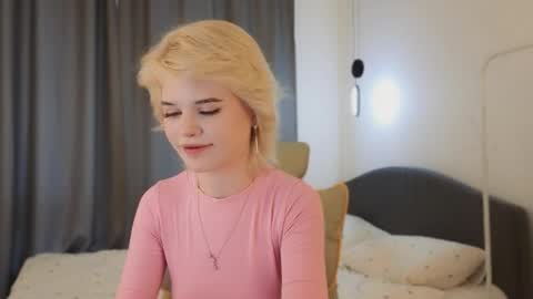 Snapshot of _honnyland chatting on 05/30/26, 12:46 Alisha online show from 05/30/26, 12:46