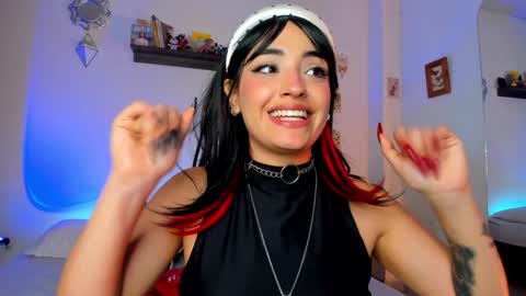 Snapshot of _hotpink chatting on 01/07/25, 01:49 Jenn  online show from 01/07/25, 01:49