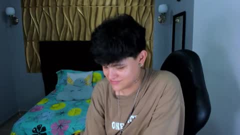 Snapshot of _ian_sweet chatting on 11/23/25, 07:35 ian online show from 11/23/25, 07:35