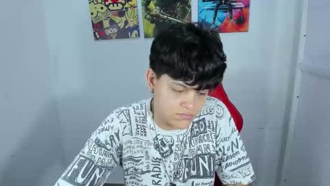 Snapshot of _ian_sweet chatting on 11/26/25, 10:33 ian online show from 11/26/25, 10:33