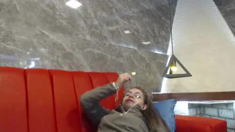 Isa online show from 03/12/25, 11:20