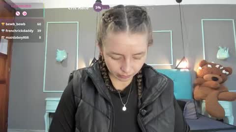 Isa online show from 03/11/26, 01:17