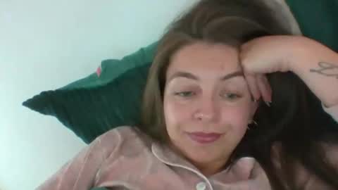 Isa online show from 04/16/26, 02:29