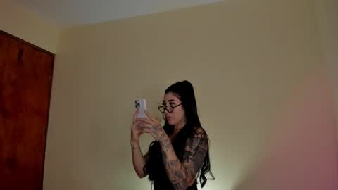 Isabella online show from 01/06/26, 11:40