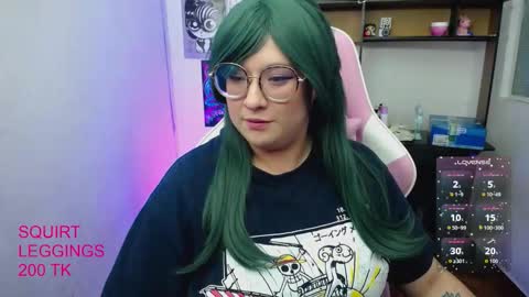 _jadee_p_ online show from 10/18/25, 04:04