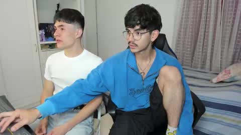 Snapshot of _jamesboy chatting on 10/31/25, 10:33 James online show from 10/31/25, 10:33