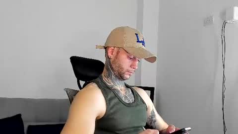 Snapshot of _jamesleandros chatting on 07/19/26, 08:01 jeison online show from 07/19/26, 08:01