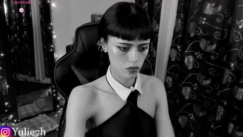 Snapshot of _jessy_moon_ chatting on 06/05/26, 11:21 ... online show from 06/05/26, 11:21