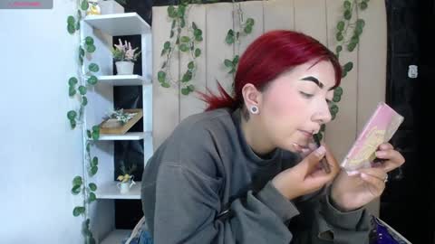 Mia online show from 02/05/25, 01:22