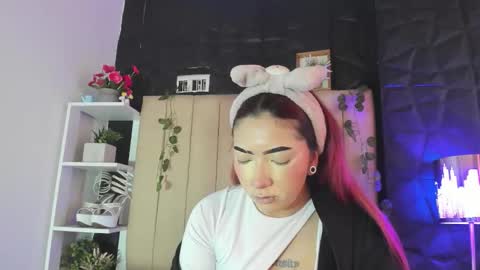 Mia online show from 02/04/26, 01:06