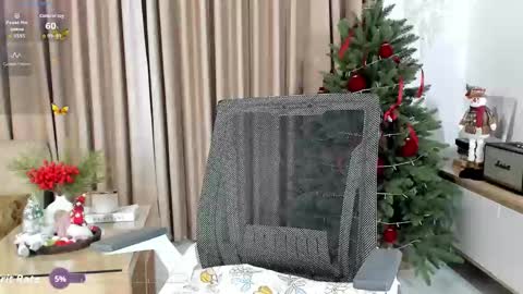 _joliie_ online show from 11/22/25, 04:06