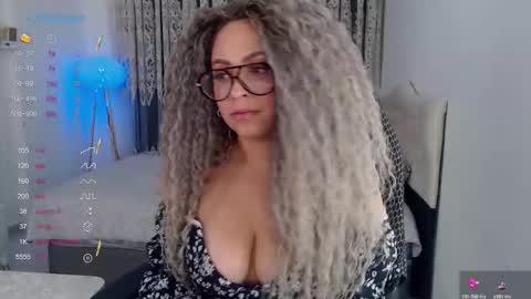 _just_a_queen_3 online show from 11/03/25, 10:49