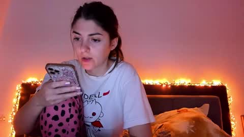 _just_a_simple_girl online show from 01/24/25, 03:02