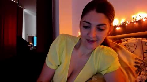 _just_a_simple_girl online show from 09/26/25, 10:41