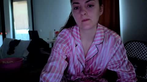 _just_a_simple_girl online show from 04/27/26, 06:33